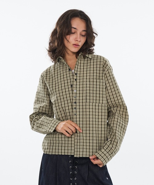 WISH FOR EVER（ウィッシュフォーエバー）の「FAKE BOTTON SEERSUCKER LONG SLEEVE SHORT SHIRT / フェイクボタンシアサッカーロングスリーブショートシャツ（シャツ/ブラウス・メンズ・ライトブルー/カーキ/レッド・LARGE/SMALL/MEDIUM）」の2枚目の写真