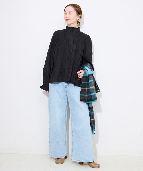 crinkle crinkle crinkle rebuilt neck embroidery blouse CC-4015