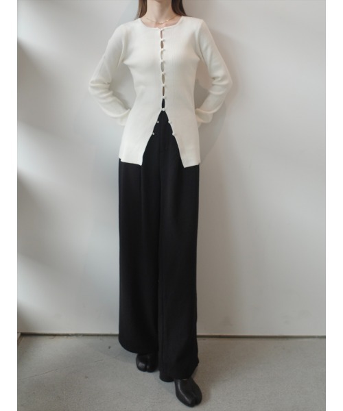 amel（エイメル）の「ボタンラインニットカーディガン / アイボリー（ニット/セーター・レディース・アイボリー・FREE）」の16枚目の写真