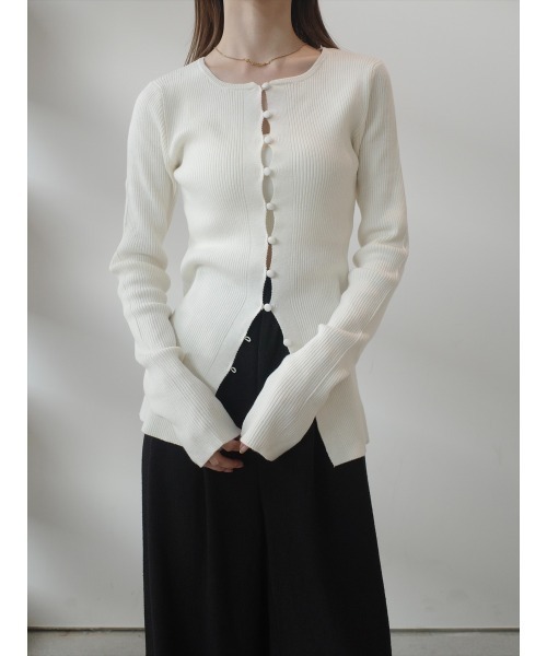 amel（エイメル）の「ボタンラインニットカーディガン / アイボリー（ニット/セーター・レディース・アイボリー・FREE）」の3枚目の写真