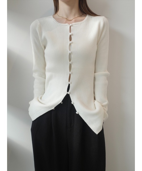 amel（エイメル）の「ボタンラインニットカーディガン / アイボリー（ニット/セーター・レディース・アイボリー・FREE）」の4枚目の写真