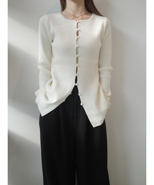 amel（エイメル）の「ボタンラインニットカーディガン / アイボリー（ニット/セーター・レディース・アイボリー・FREE）」の5枚目の写真