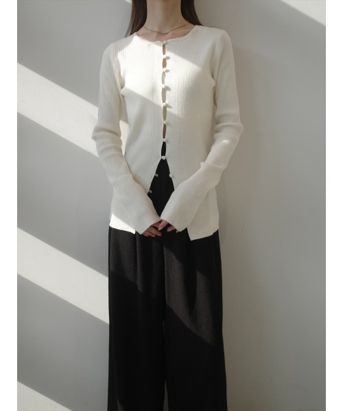 amel（エイメル）の「ボタンラインニットカーディガン / アイボリー（ニット/セーター・レディース・アイボリー・FREE）」の8枚目の写真