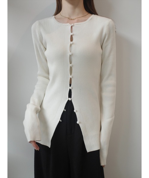 amel（エイメル）の「ボタンラインニットカーディガン / アイボリー（ニット/セーター・レディース・アイボリー・FREE）」の10枚目の写真