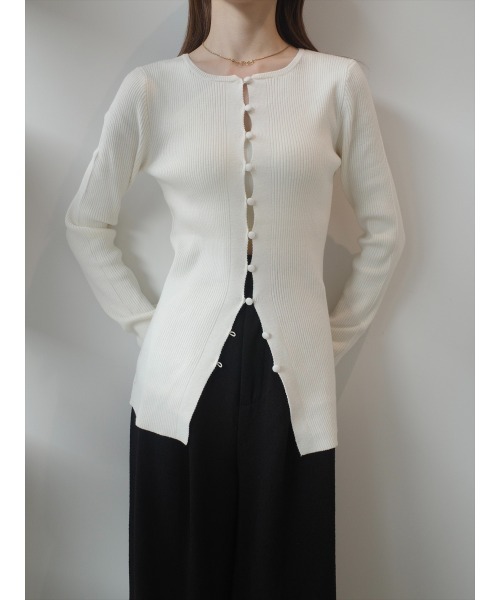 amel（エイメル）の「ボタンラインニットカーディガン / アイボリー（ニット/セーター・レディース・アイボリー・FREE）」の11枚目の写真