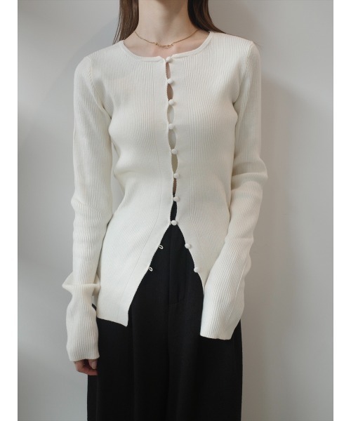 amel（エイメル）の「ボタンラインニットカーディガン / アイボリー（ニット/セーター・レディース・アイボリー・FREE）」の12枚目の写真