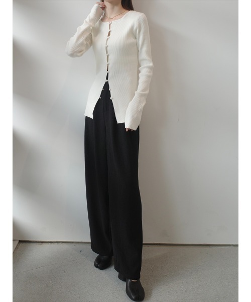 amel（エイメル）の「ボタンラインニットカーディガン / アイボリー（ニット/セーター・レディース・アイボリー・FREE）」の17枚目の写真