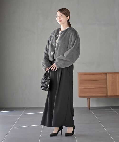 rps（アールピーエス）の「リボン釦フェイクファージャケット（ノーカラージャケット・レディース・アイボリー/ライトグレー/チャコールグレー・フリー）」の20枚目の写真