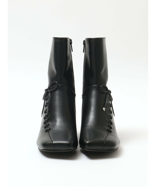 Bella lume（ベッラルーメ）の「《Bella Lume(ベッラルーメ)》スクエアレースアップブーツ（ブーツ・レディース・ブラック・SMALL/MEDIUM/LARGE）」の9枚目の写真