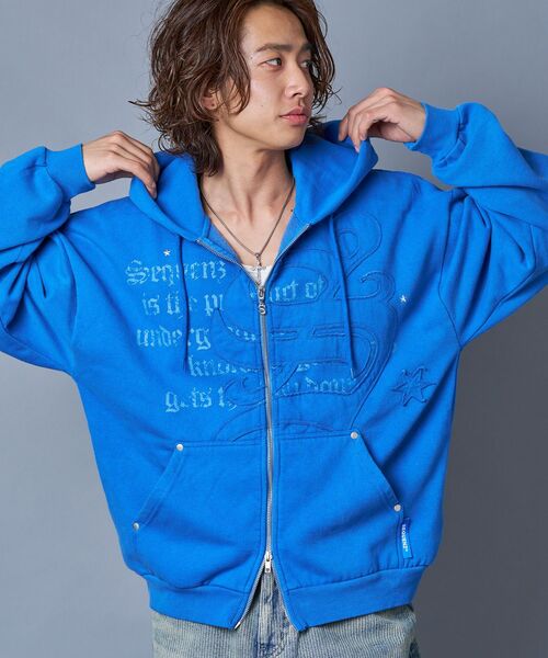 SEQUENZ（シークエンズ）の「【SEQUENZ（シークエンズ）】SQNZ ZIP P/K / ジップパーカー 裏起毛 フーディ スタッズ 加工 ワッペン プリント（パーカー・メンズ・ブラック/ピンク/ライトグレー/ブルー・SMALL/LARGE/MEDIUM）」の3枚目の写真