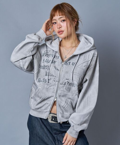 SEQUENZ（シークエンズ）の「【SEQUENZ（シークエンズ）】SQNZ ZIP P/K / ジップパーカー 裏起毛 フーディ スタッズ 加工 ワッペン プリント（パーカー・メンズ・ブラック/ピンク/ライトグレー/ブルー・SMALL/LARGE/MEDIUM）」の5枚目の写真