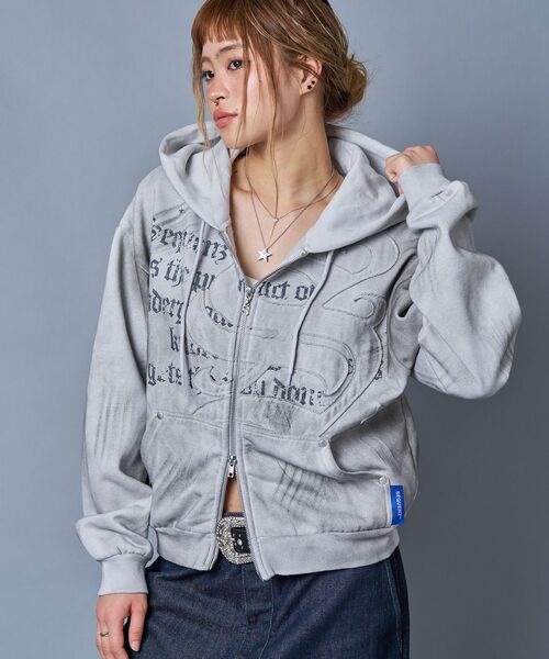 SEQUENZ（シークエンズ）の「【SEQUENZ（シークエンズ）】SQNZ ZIP P/K / ジップパーカー 裏起毛 フーディ スタッズ 加工 ワッペン プリント（パーカー・メンズ・ブラック/ピンク/ライトグレー/ブルー・SMALL/LARGE/MEDIUM）」の9枚目の写真