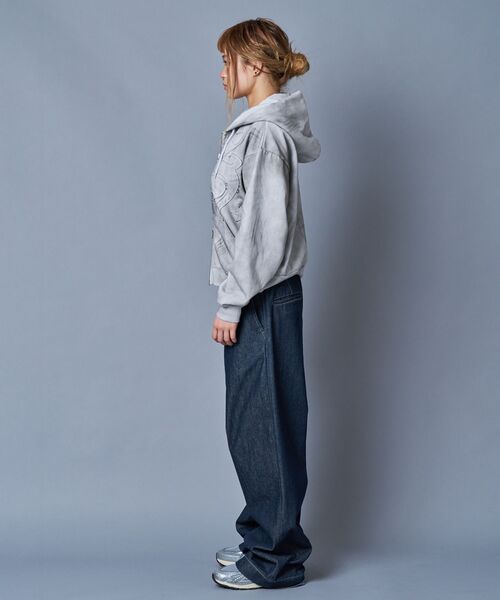 SEQUENZ（シークエンズ）の「【SEQUENZ（シークエンズ）】SQNZ ZIP P/K / ジップパーカー 裏起毛 フーディ スタッズ 加工 ワッペン プリント（パーカー・メンズ・ブラック/ピンク/ライトグレー/ブルー・SMALL/LARGE/MEDIUM）」の16枚目の写真