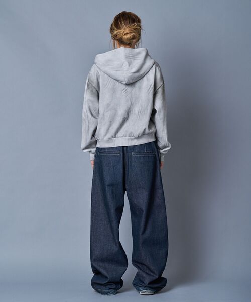 SEQUENZ（シークエンズ）の「【SEQUENZ（シークエンズ）】SQNZ ZIP P/K / ジップパーカー 裏起毛 フーディ スタッズ 加工 ワッペン プリント（パーカー・メンズ・ブラック/ピンク/ライトグレー/ブルー・SMALL/LARGE/MEDIUM）」の15枚目の写真