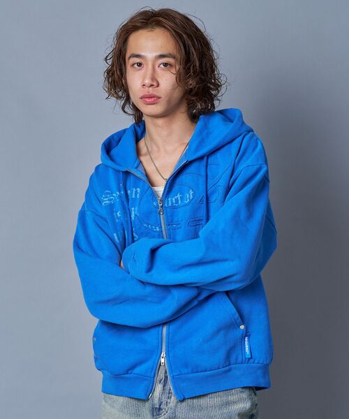 SEQUENZ（シークエンズ）の「【SEQUENZ（シークエンズ）】SQNZ ZIP P/K / ジップパーカー 裏起毛 フーディ スタッズ 加工 ワッペン プリント（パーカー・メンズ・ブラック/ピンク/ライトグレー/ブルー・SMALL/LARGE/MEDIUM）」の13枚目の写真