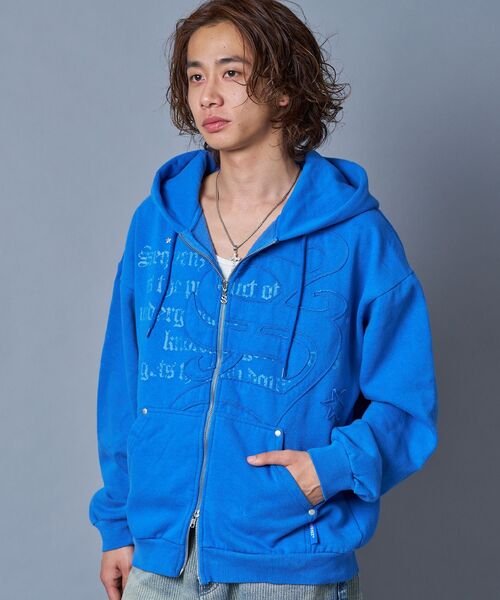 SEQUENZ（シークエンズ）の「【SEQUENZ（シークエンズ）】SQNZ ZIP P/K / ジップパーカー 裏起毛 フーディ スタッズ 加工 ワッペン プリント（パーカー・メンズ・ブラック/ピンク/ライトグレー/ブルー・SMALL/LARGE/MEDIUM）」の12枚目の写真
