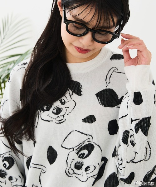 Disney(ディズニー)の「【DISNEY/ディズニー】DISNEY ジャガードニット(ニット/セーター・レディース・オフホワイト/ベージュ/グレー/ブラック/スミクロ/ブルー・LARGE/MEDIUM)」の2枚目の写真