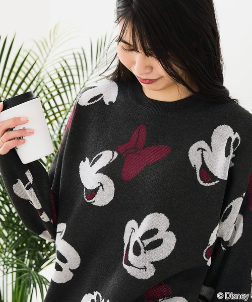 Disney(ディズニー)の「【DISNEY/ディズニー】DISNEY ジャガードニット(ニット/セーター・レディース・オフホワイト/ベージュ/グレー/ブラック/スミクロ/ブルー・LARGE/MEDIUM)」の3枚目の写真