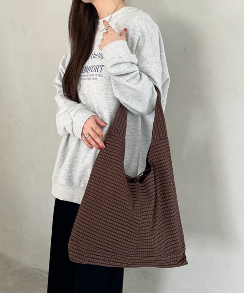 MYMOOD.（マイムード）の「【A4収納可】チェック柄ワンハンドルトートバッグ（トートバッグ・レディース・ベージュ/レッド/ブラウン/ネイビー・FREE）」の10枚目の写真
