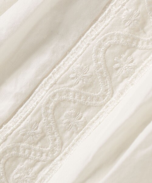 crinkle crinkle crinkle(クリンクルクリンクルクリンクル)の「crinkle crinkle crinkle:〈手洗い可能〉リビルド ネクト ブラウス(シャツ/ブラウス・レディース・ブラック/オフホワイト・ONE SIZE)」の7枚目の写真