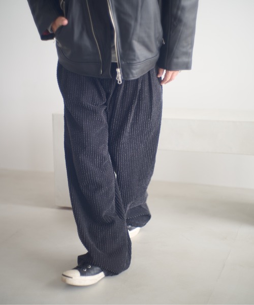 ADAM PATEK(アダムパテック)の「ADAMPATEK/needlestripe denim wide pants/ニードルパンチストライプデニムワイドスラックス(AP2528014)(デニムパンツ・レディース・グレー/ブラック・1/2)」の22枚目の写真