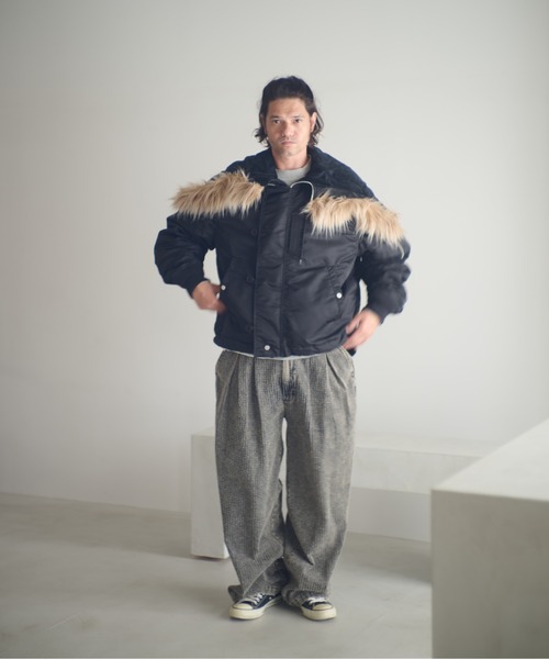 ADAM PATEK(アダムパテック)の「ADAMPATEK/needlestripe denim wide pants/ニードルパンチストライプデニムワイドスラックス(AP2528014)(デニムパンツ・レディース・グレー/ブラック・1/2)」の6枚目の写真