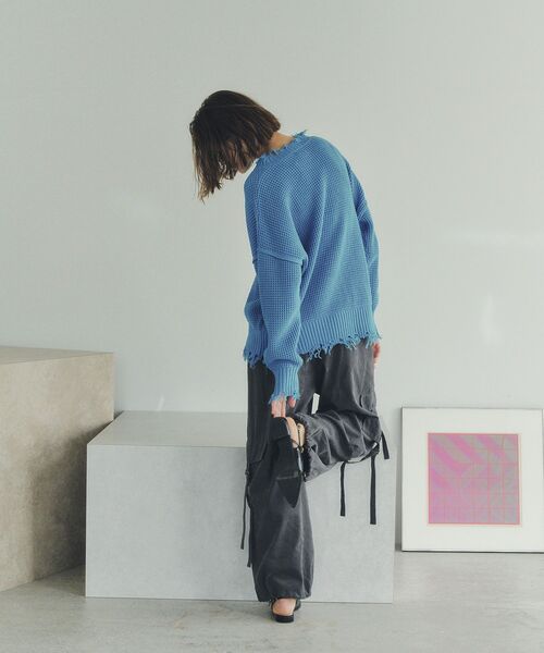 Editt by YECCA VECCA(エディットバイイェッカヴェッカ)の「ダメージルーズニット(ニット/セーター・レディース・チャコールグレー/ブルー/グレー・FREE)」の5枚目の写真