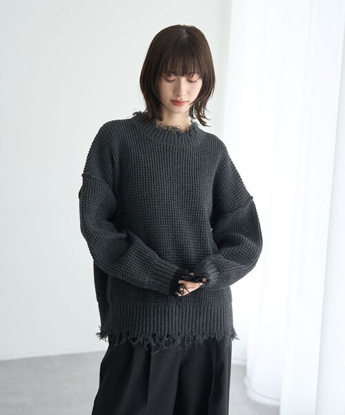 Editt by YECCA VECCA(エディットバイイェッカヴェッカ)の「ダメージルーズニット(ニット/セーター・レディース・チャコールグレー/ブルー/グレー・FREE)」の11枚目の写真