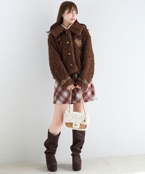 MAJESTIC LEGON（マジェスティックレゴン）の「ハートパッチふわふわブルゾン（ブルゾン・レディース・ブラウン/ベージュ・MEDIUM）」の12枚目の写真