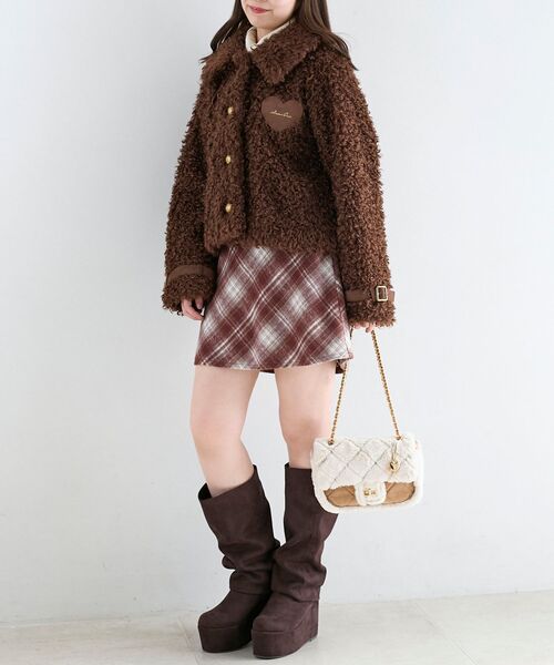 MAJESTIC LEGON（マジェスティックレゴン）の「ハートパッチふわふわブルゾン（ブルゾン・レディース・ブラウン/ベージュ・MEDIUM）」の13枚目の写真