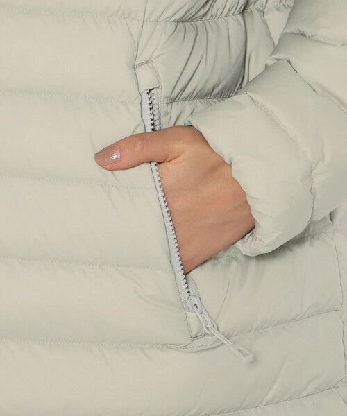 DANTON(ダントン)の「WOMEN'S NYLON TAFFETA MIDDLE DOWN HOODED COAT(ダウンジャケット/コート・レディース・グレイッシュベージュ/グレー系その他/ブラック/ベージュ・XS/S/M)」の13枚目の写真