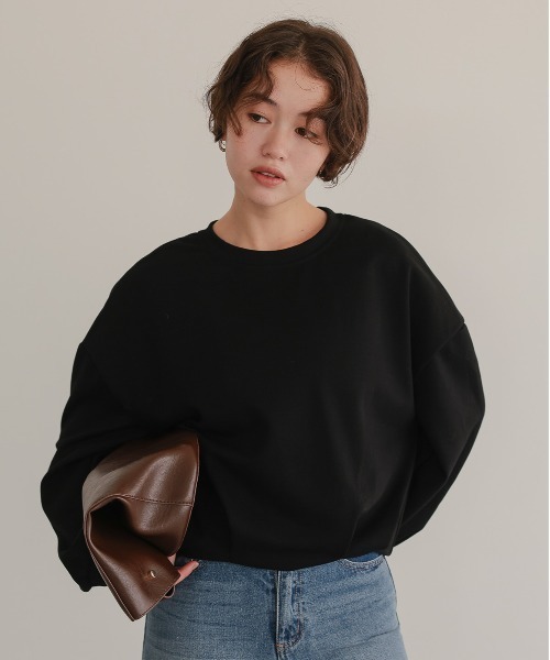 attiree(アティレー)の「裾ボリューム プルオーバー(Tシャツ/カットソー・レディース・ブラック/ネイビー/オフホワイト/グレー・FREE)」の1枚目の写真