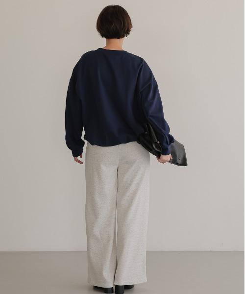 attiree(アティレー)の「裾ボリューム プルオーバー(Tシャツ/カットソー・レディース・ブラック/ネイビー/オフホワイト/グレー・FREE)」の7枚目の写真