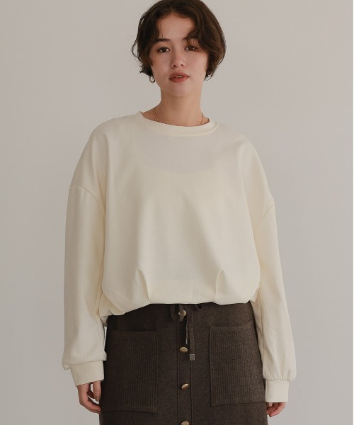 attiree(アティレー)の「裾ボリューム プルオーバー(Tシャツ/カットソー・レディース・ブラック/ネイビー/オフホワイト/グレー・FREE)」の11枚目の写真