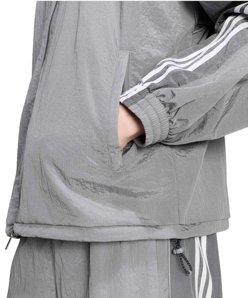 adidas(アディダス)の「adidas ADILENIUM 5.0 TRACK TOP / アディダス アディレニウム シーズン 5 トラックトップ(ナイロンジャケット・メンズ・グレー・S/M/L/XL/XXL)」の6枚目の写真
