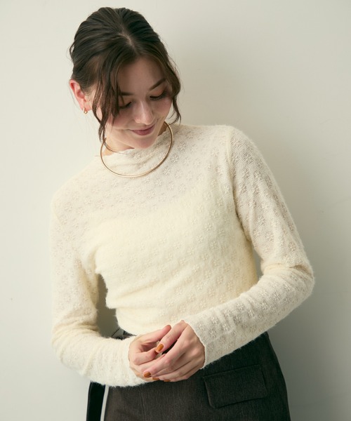 Lunea（ルネア）の「ハイネック花柄レーストップス（Tシャツ/カットソー・レディース・ブラック/ホワイト/ベージュ・FREE）」の9枚目の写真