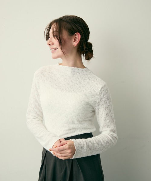 Lunea（ルネア）の「ハイネック花柄レーストップス（Tシャツ/カットソー・レディース・ブラック/ホワイト/ベージュ・FREE）」の5枚目の写真