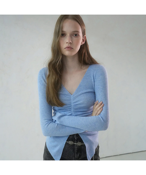 Vivacious(ビバシャス)の「Blanc Shirring Slit Knit - 5COL(ニット/セーター・レディース・チャコール/オリーブ/ブルー/アイボリー/ブラック・FREE)」の5枚目の写真