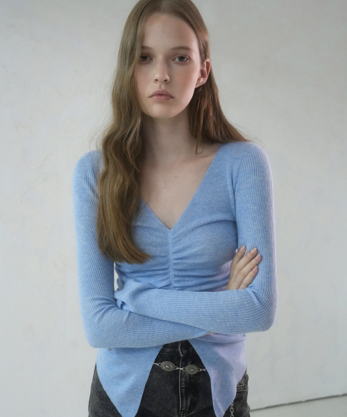 Vivacious(ビバシャス)の「Blanc Shirring Slit Knit - 5COL(ニット/セーター・レディース・チャコール/オリーブ/ブルー/アイボリー/ブラック・FREE)」の8枚目の写真