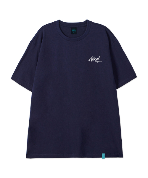 ASTRAL PROJECTION（アストラルプロジェクション）の「[ラズベリージャム]コットンルーズフィット半袖Tシャツ_スペースネイビー（Tシャツ/カットソー・メンズ・その他・MEDIUM/LARGE/X-LARGE/XX-LARGE）」の2枚目の写真