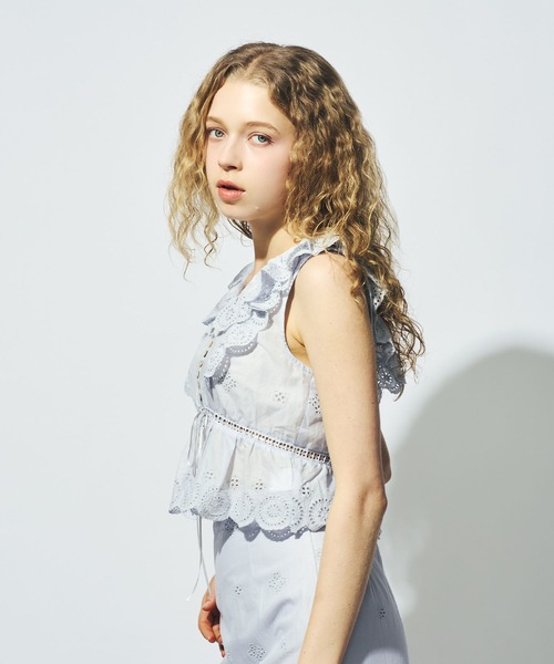 DEICY（デイシー）の「コットンボイルフラワーブラウス（シャツ/ブラウス・レディース・ライトブルー/レッド/ピンク/オフホワイト・FREE）」の22枚目の写真