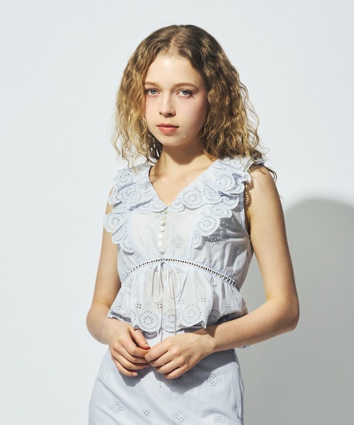 DEICY（デイシー）の「コットンボイルフラワーブラウス（シャツ/ブラウス・レディース・ライトブルー/レッド/ピンク/オフホワイト・FREE）」の21枚目の写真