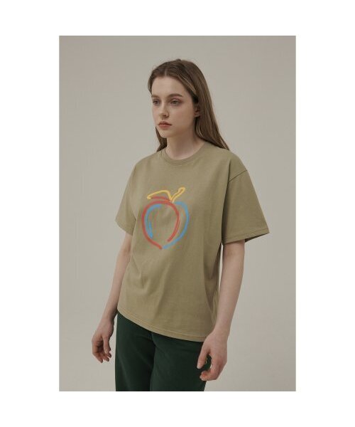 Between A and B（ビトウィーンエイアンドビー）の「リラックスフィットピーチプリントTシャツ[オリーブ]（Tシャツ/カットソー・レディース・その他・FREE）」の2枚目の写真