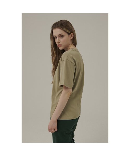 Between A and B（ビトウィーンエイアンドビー）の「リラックスフィットピーチプリントTシャツ[オリーブ]（Tシャツ/カットソー・レディース・その他・FREE）」の3枚目の写真