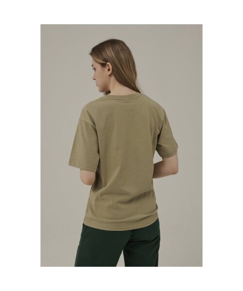 Between A and B（ビトウィーンエイアンドビー）の「リラックスフィットピーチプリントTシャツ[オリーブ]（Tシャツ/カットソー・レディース・その他・FREE）」の4枚目の写真