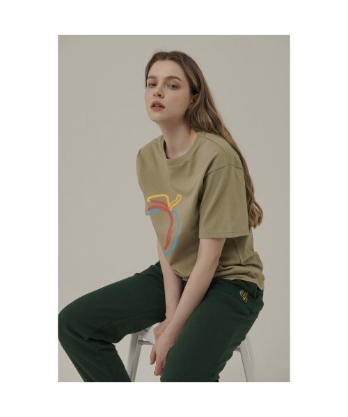 Between A and B（ビトウィーンエイアンドビー）の「リラックスフィットピーチプリントTシャツ[オリーブ]（Tシャツ/カットソー・レディース・その他・FREE）」の5枚目の写真
