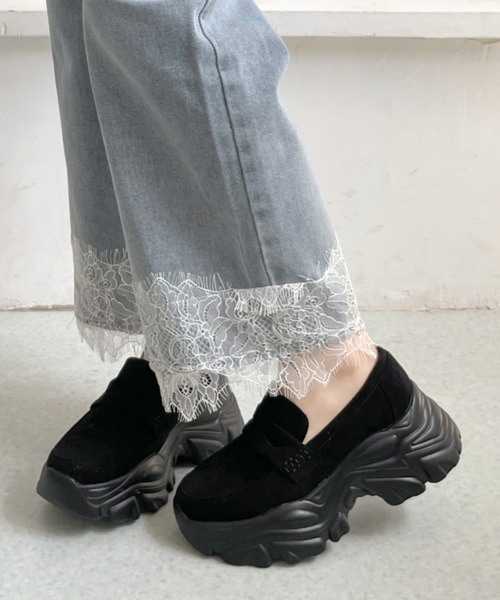 Shoes in Closet(シューズインクローゼット)の「【スエード素材/新色入荷】+6.5㎝ 軽量 厚底 ボリュームソール スニーカー ローファー 6594(ローファー・レディース・ベージュ/ブラック/ホワイト/ダークブラウン/ブラック系9/ダークブラウン系9/ダークブラウン系8/ブラック系8・S/3L/LL/L/M)」の4枚目の写真