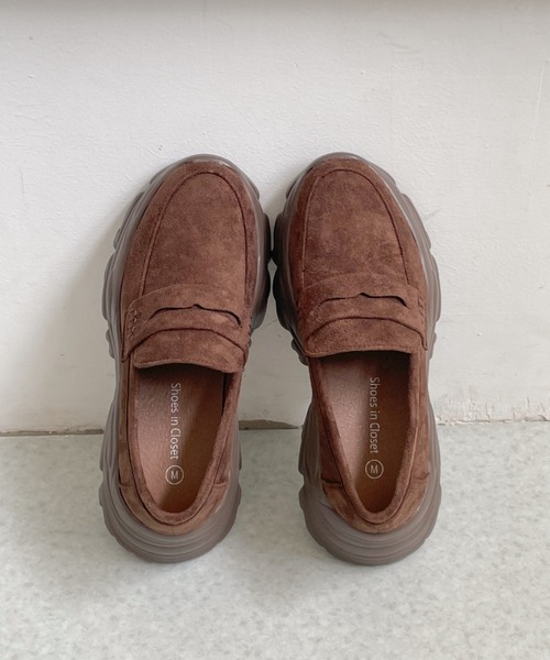 Shoes in Closet(シューズインクローゼット)の「【スエード素材/新色入荷】+6.5㎝ 軽量 厚底 ボリュームソール スニーカー ローファー 6594(ローファー・レディース・ベージュ/ブラック/ホワイト/ダークブラウン/ブラック系9/ダークブラウン系9/ダークブラウン系8/ブラック系8・S/3L/LL/L/M)」の7枚目の写真