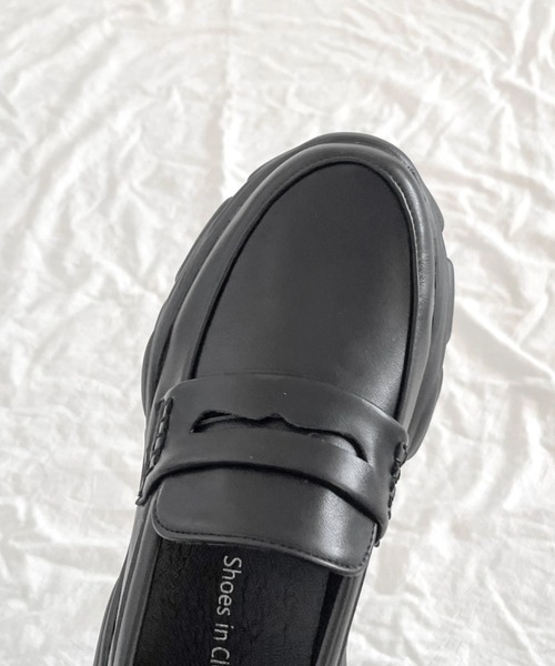 Shoes in Closet(シューズインクローゼット)の「【スエード素材/新色入荷】+6.5㎝ 軽量 厚底 ボリュームソール スニーカー ローファー 6594(ローファー・レディース・ベージュ/ブラック/ホワイト/ダークブラウン/ブラック系9/ダークブラウン系9/ダークブラウン系8/ブラック系8・S/3L/LL/L/M)」の9枚目の写真