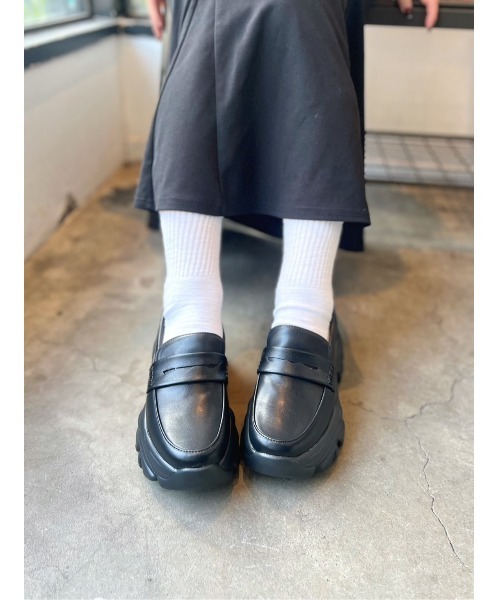 Shoes in Closet(シューズインクローゼット)の「【スエード素材/新色入荷】+6.5㎝ 軽量 厚底 ボリュームソール スニーカー ローファー 6594(ローファー・レディース・ベージュ/ブラック/ホワイト/ダークブラウン/ブラック系9/ダークブラウン系9/ダークブラウン系8/ブラック系8・S/3L/LL/L/M)」の19枚目の写真